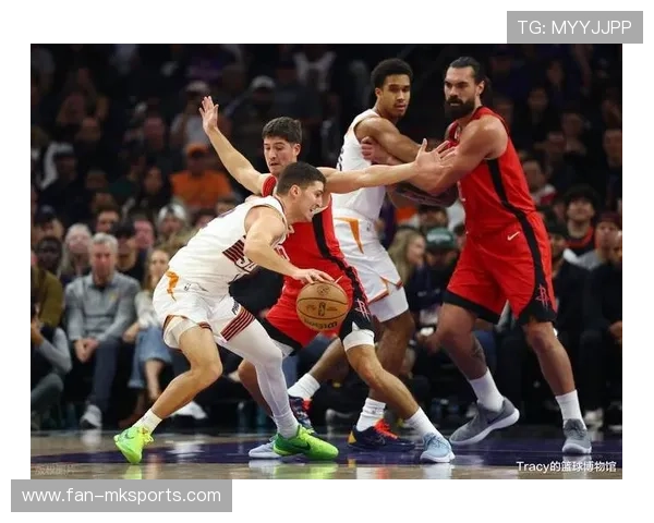 布克控场愈发成熟：领袖气质成就球队新高度